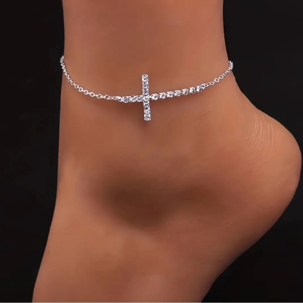 New - Gorgeous Sparkling Silver Rhinestone Cross Charm Ankle Bracelet